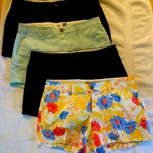 5 Pair Old Navy Shorts Size 8 Very Nice Condition Worn 2 Times 1 with tags